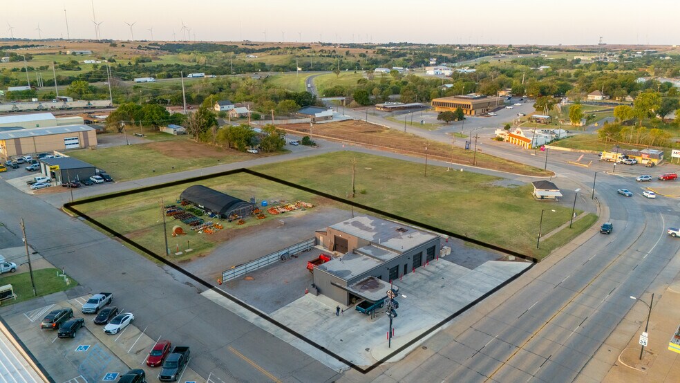 More Photos Of 312 Main St, Weatherford Land For Sale