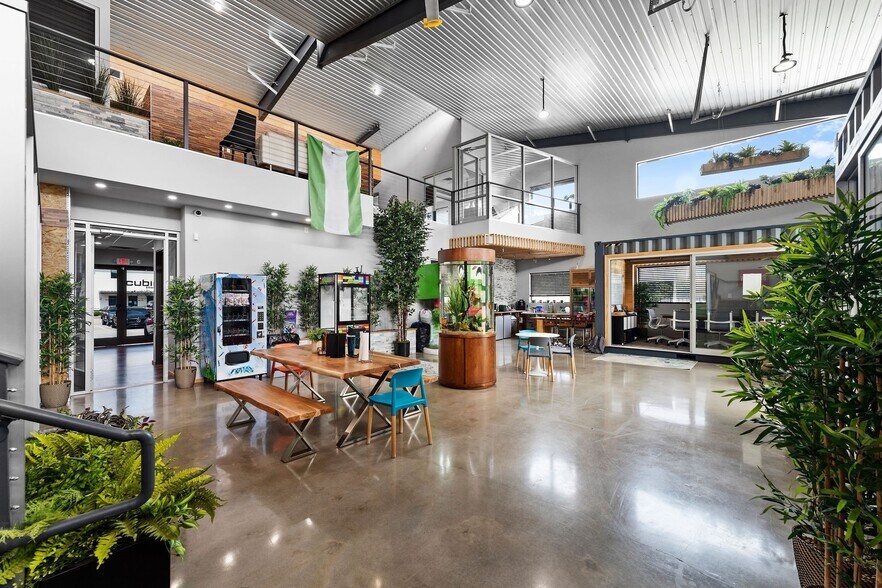 More Photos Of 1330 Rayford Park Rd, Spring Loft Creative Space For Lease