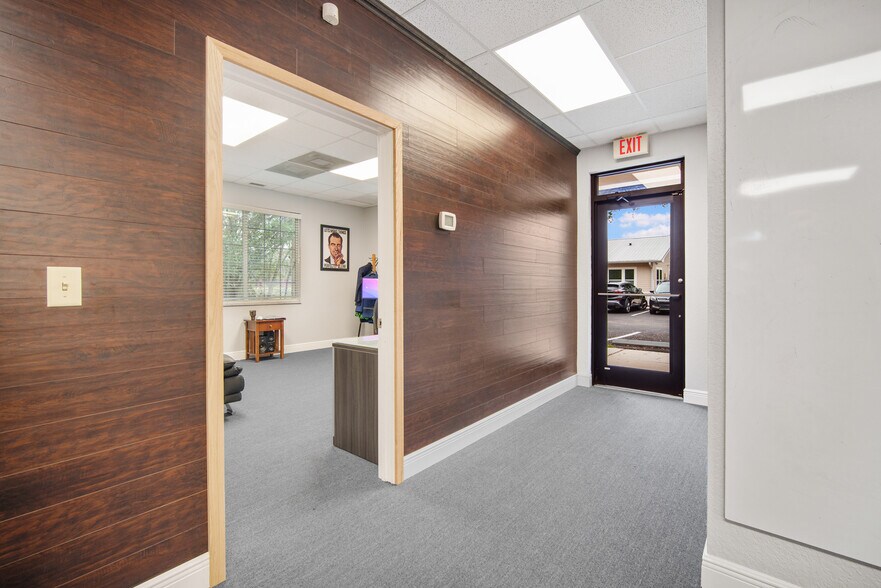 More Photos Of 6812 W Linebaugh Ave, Tampa Medical For Sale