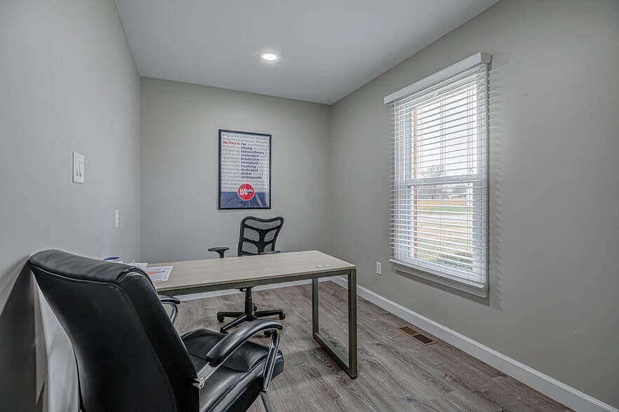 More Photos Of 304 Edgewood Dr, Trenton Medical For Lease