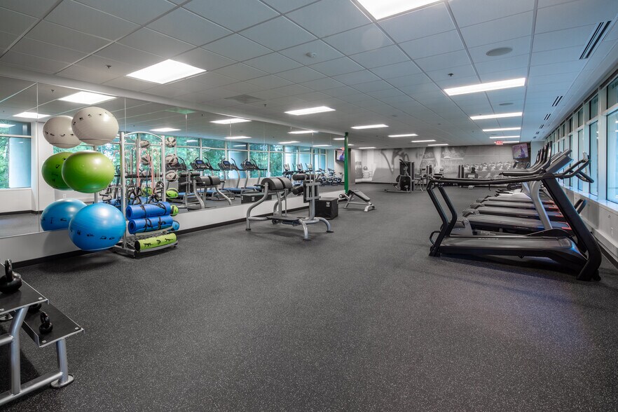 More Photos Of 5995 Windward Pky, Alpharetta Office For Lease