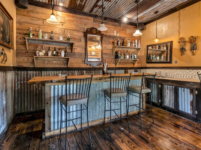 More Photos Of 750 N US Highway 287, Palestine Multifamily For Sale