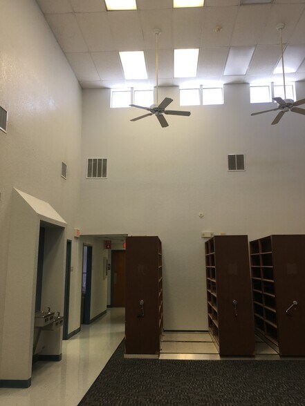 More Photos Of 206 8th St, Fabens Medical For Sale