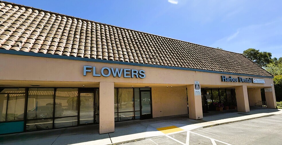 More Photos Of 2050-2128 Soquel Ave, Santa Cruz Storefront Retail Office For Lease