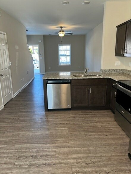 More Photos Of 162 Jack Miller Blvd, Clarksville Apartments For Sale