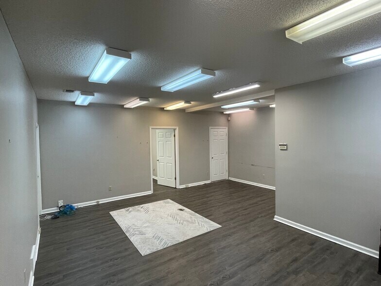 More Photos Of 269 Germantown Bend Cv, Cordova Office For Lease