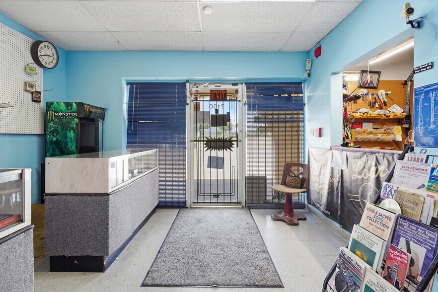 More Photos Of 7150 Baker Blvd, Fort Worth Office For Sale