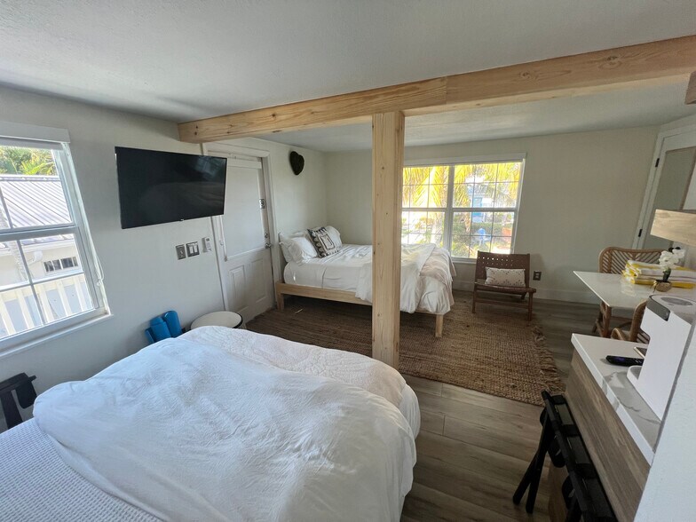 More Photos Of 2502 Tamarind Dr, Hutchinson Island Hotel For Sale