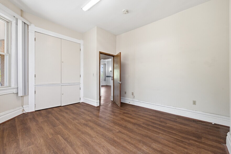 More Photos Of 101 W 9th Ave, Homestead Office For Sale