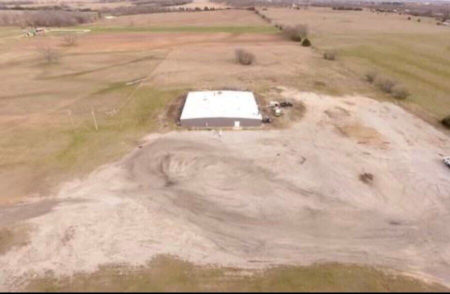 More Photos Of 980576 S Highway 99, Prague Warehouse For Sale