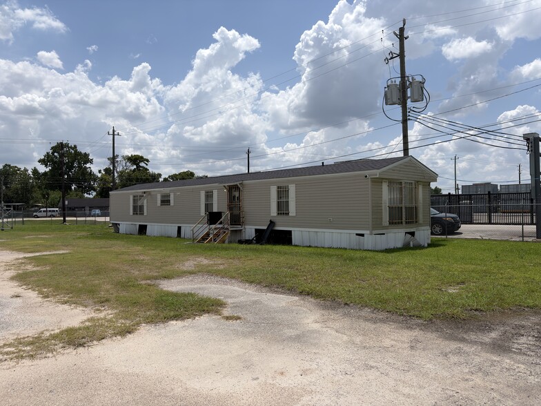 More Photos Of 2219 Aldine Bender Rd, Houston Land For Lease