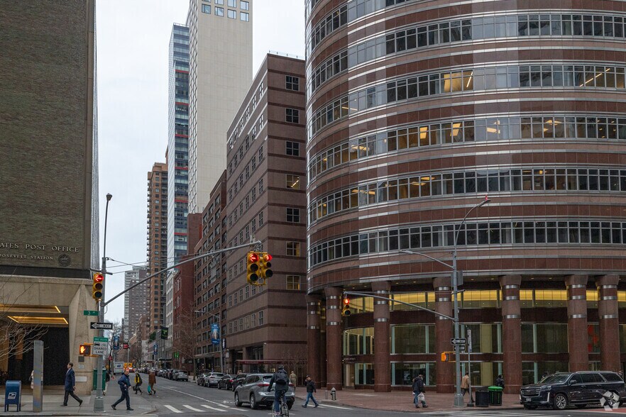More Photos Of 885 Third Ave, New York Office For Lease