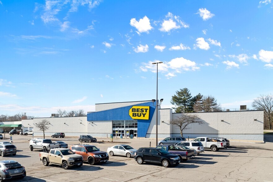 More Photos Of 1-125 Plaza Dr, Fairview Heights Storefront For Lease