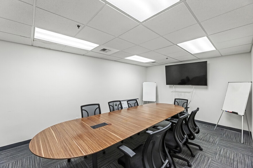 More Photos Of 2 Eric Cir, Verdi Warehouse For Sale