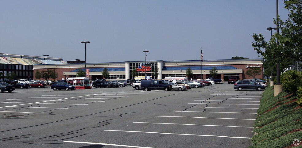 More Photos Of 50 Cambridge St, Worcester Supermarket For Lease