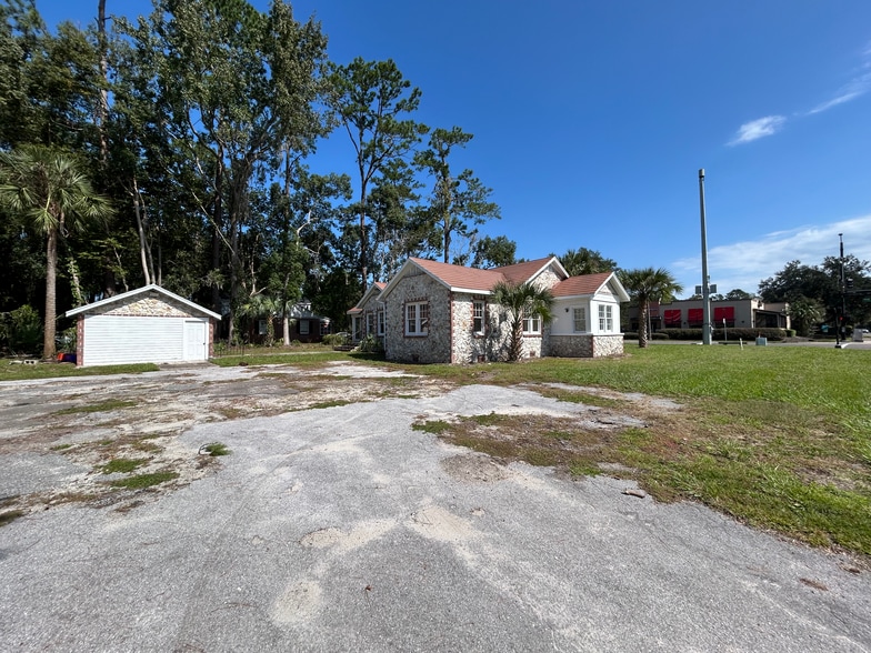More Photos Of 1008 NW 13th St, Gainesville Office Residential For Lease