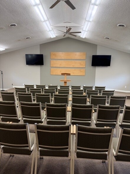 More Photos Of 426 Eades Ln, Lovingston Religious Facility For Sale