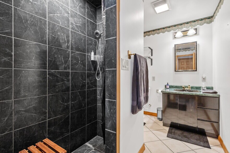 More Photos Of 2507 E 1100 N, Demotte Apartments For Sale