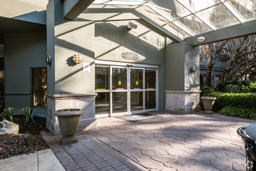 More Photos Of 2055 S Park Pl SE, Atlanta Hotel For Sale