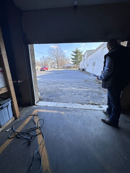 More Photos Of 205 S New Madrid St, Sikeston Light Manufacturing For Sale