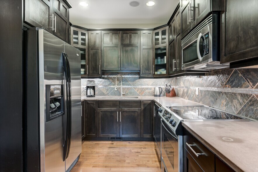 More Photos Of 1812 14A St SW, Calgary Office Residential For Sale