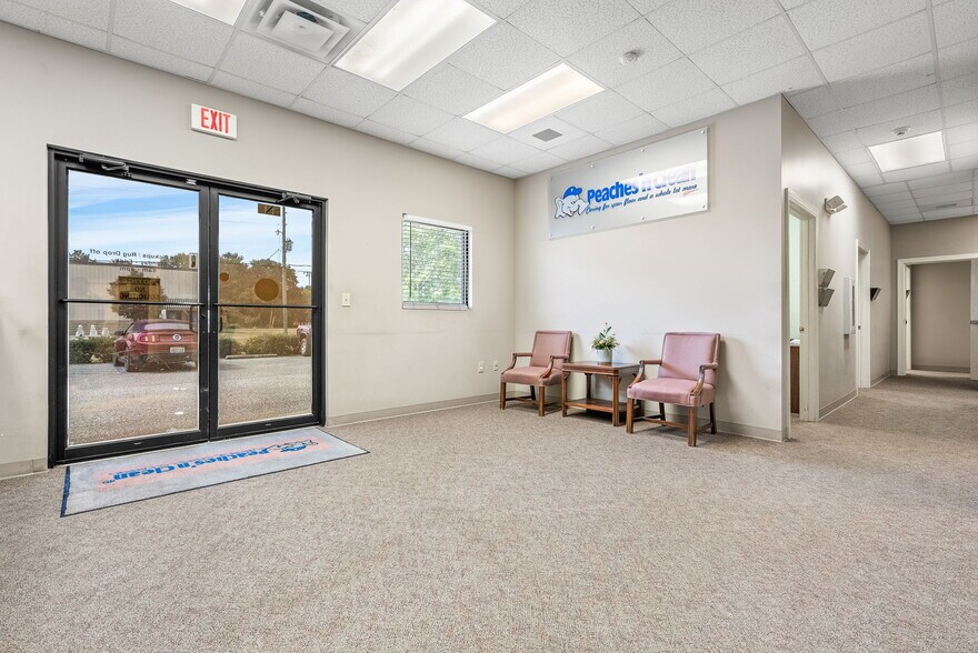 More Photos Of 834-840 Lagoon Business Loop, Montgomery Light Distribution For Lease