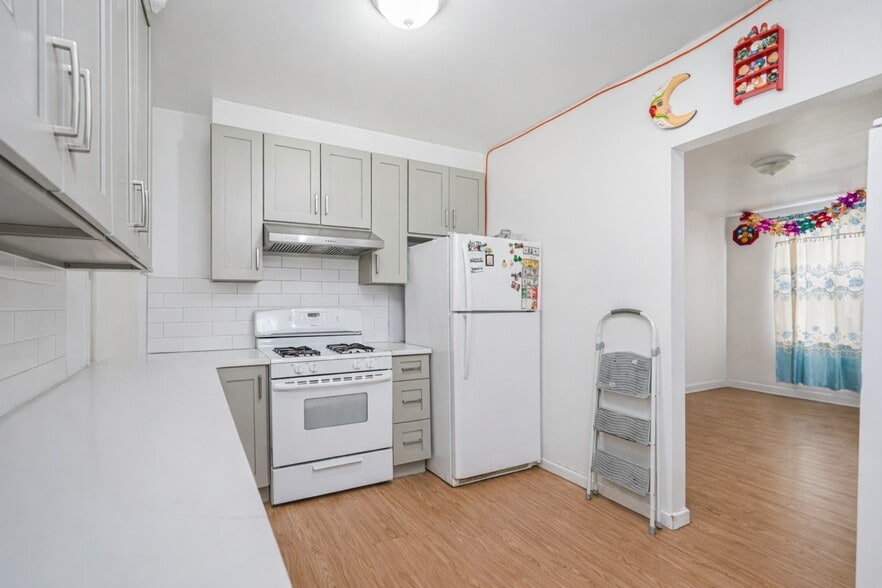 More Photos Of 174 Avenue O, Brooklyn Storefront Retail Residential For Sale
