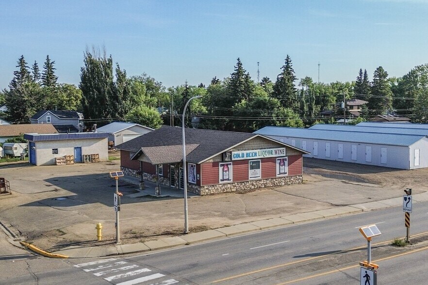More Photos Of 5922 50 Ave, Stettler Storefront Retail Office For Sale