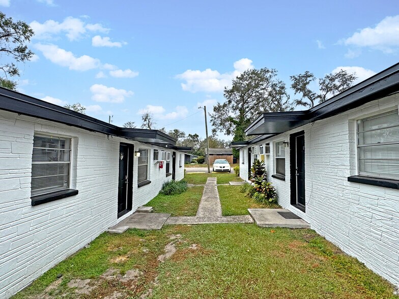 More Photos Of , Thonotosassa Multifamily For Sale