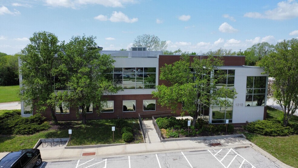 More Photos Of 1315 Wakarusa Dr, Lawrence Medical For Sale