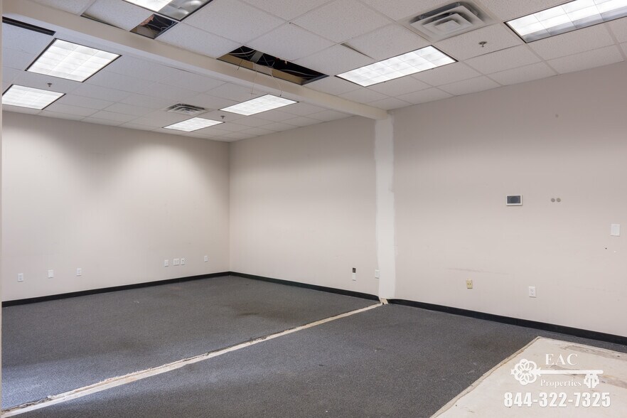 More Photos Of 482 Glenbrook Rd, Stamford Manufacturing For Lease