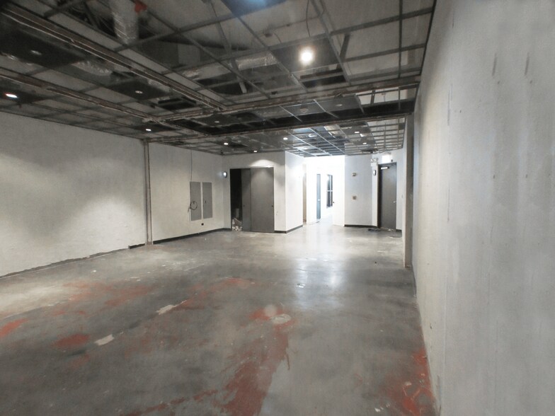 More Photos Of 158 W Erie St, Chicago Office For Lease