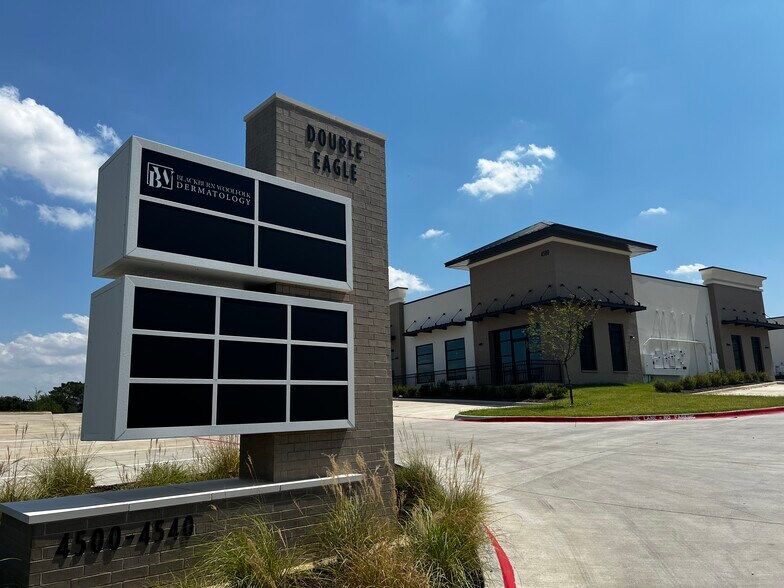 More Photos Of 4540 N MacArthur Blvd, Irving Medical For Lease