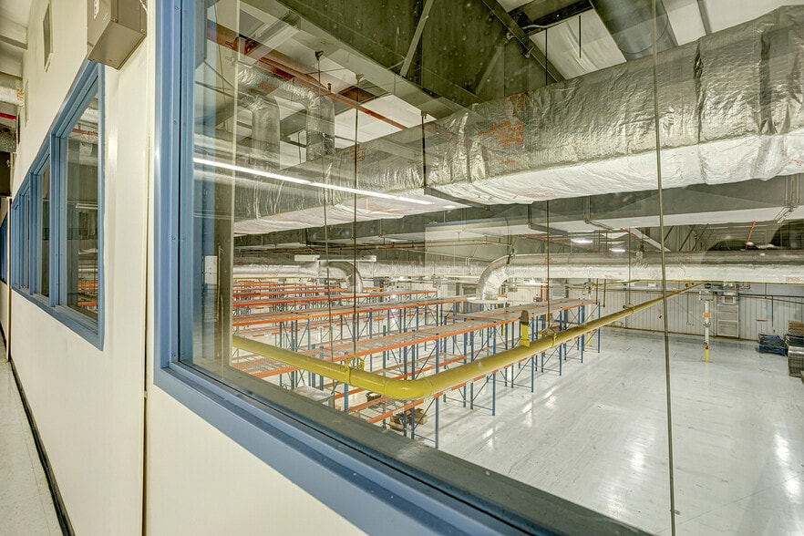 More Photos Of 301 Robey St, Franklin Warehouse For Lease