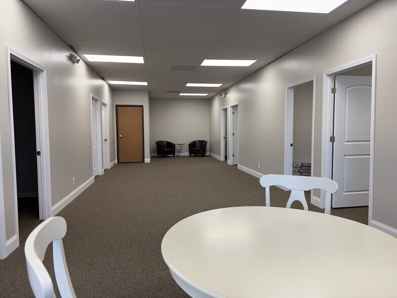 More Photos Of 5910-5916 S Main St, Clarkston Coworking Space