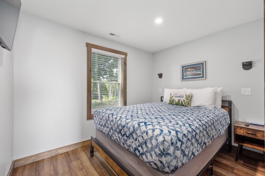 More Photos Of 291 Endicott St N, Laconia Hotel For Sale