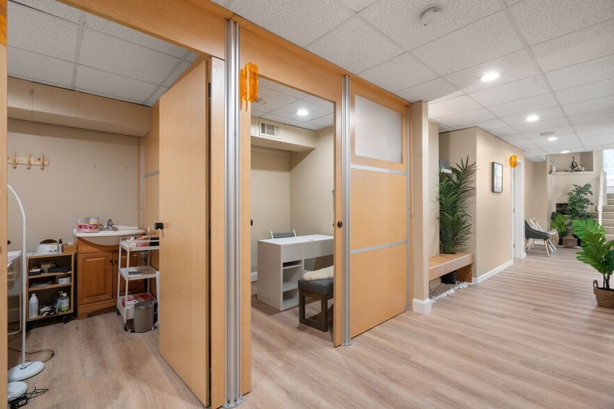 More Photos Of 1680 Beacon St, Brookline Apartments For Lease