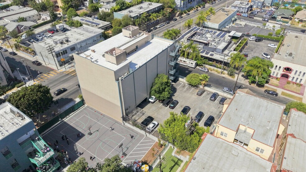More Photos Of 2333 Beverly Blvd, Los Angeles Office For Lease