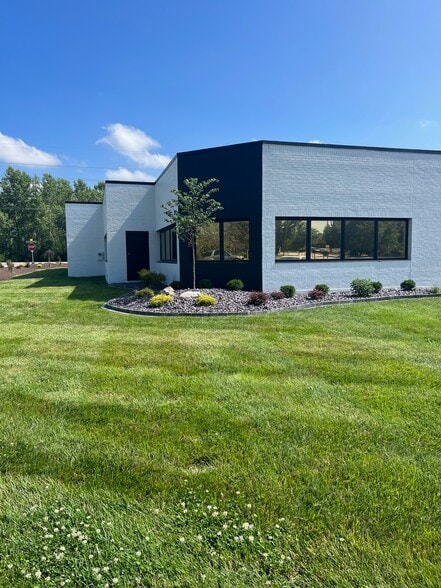More Photos Of 640 Cepi Dr, Chesterfield Office For Sale