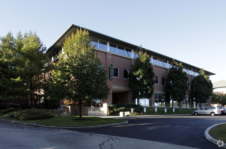 More Photos Of 300 Centerville Rd, Warwick Medical For Lease