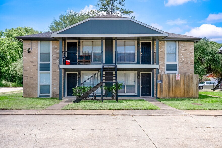 More Photos Of 1947 Greenbriar Colony Dr, Houston Apartments For Sale