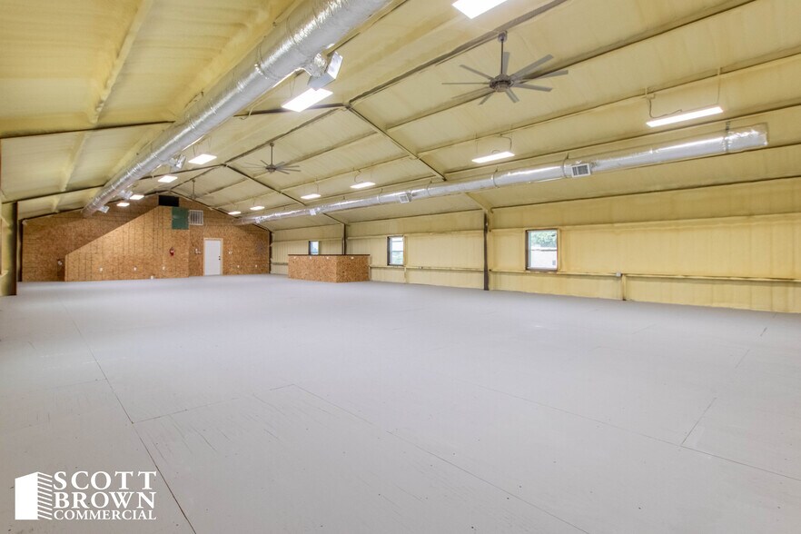 More Photos Of 1404 McConnell Rd, Gunter Flex For Sale