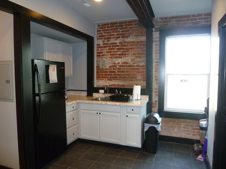 More Photos Of 39 E Main St, Marlton Office Residential For Lease