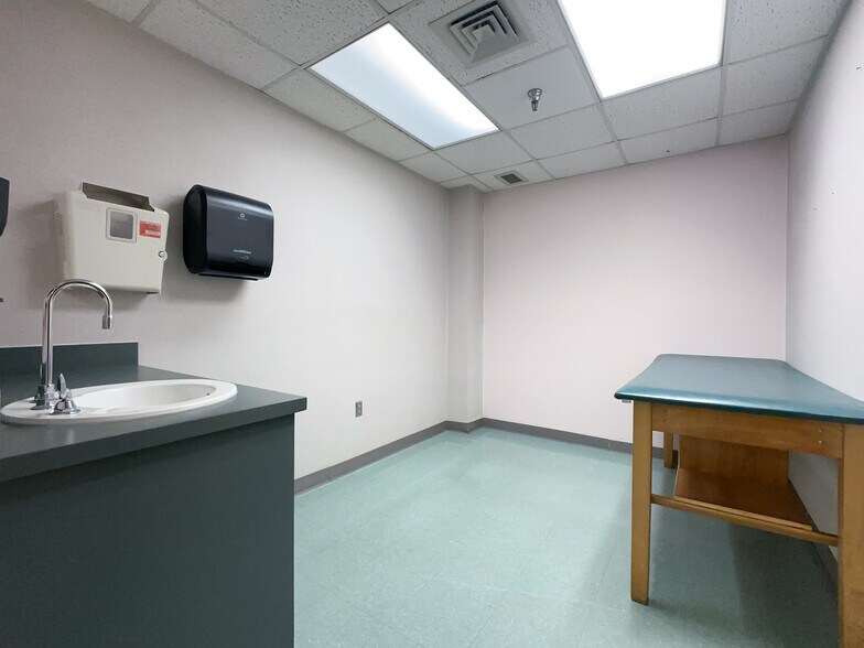 More Photos Of 2400 N Courtenay Pkwy, Merritt Island Medical For Sale