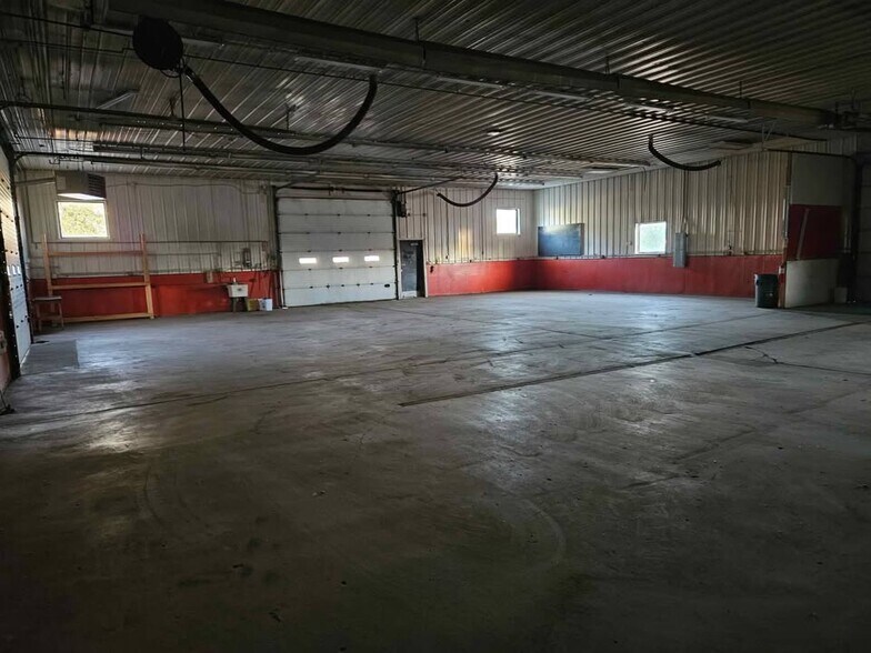 More Photos Of 6511 S Transit Rd, Lockport Freestanding For Lease