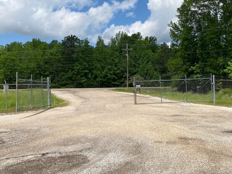 More Photos Of 407 S Eason Blvd, Tupelo Warehouse For Sale