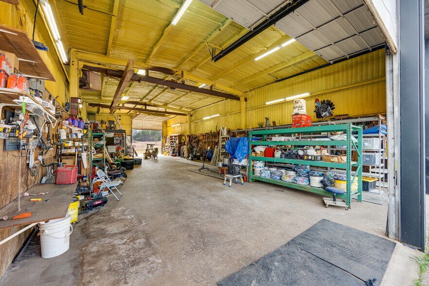 More Photos Of 10203-10263 County Road 135, Flint Service For Lease