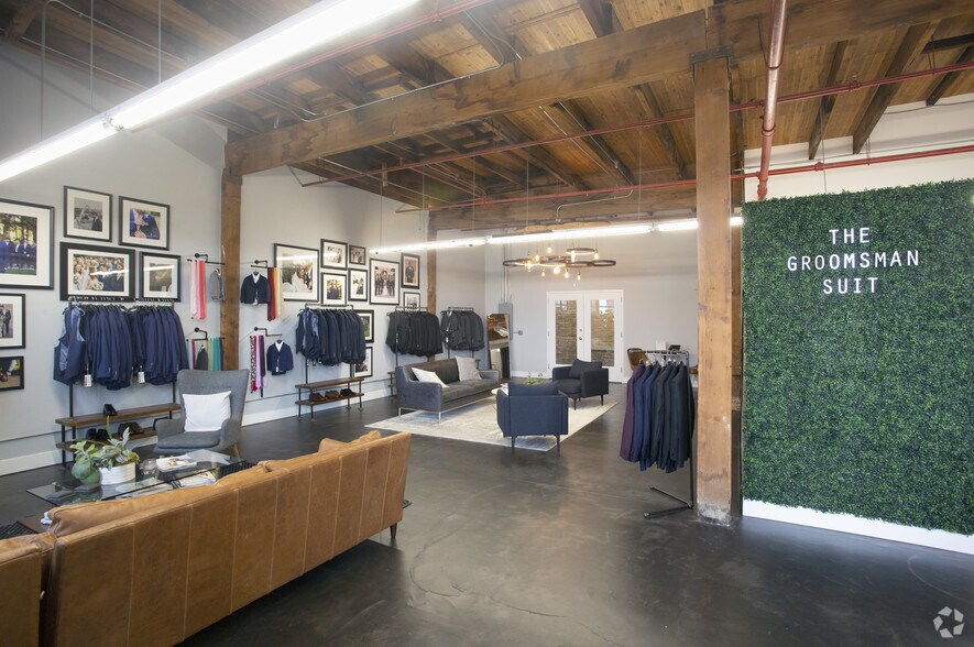 More Photos Of 1820 W Webster Ave, Chicago Office For Sale