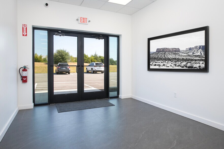 More Photos Of 2302 Neiman Marcus Pky, Longview Industrial For Sale