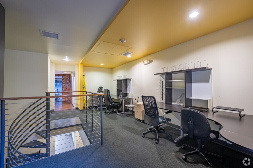 More Photos Of 419 N Charles St, Baltimore Office For Sale